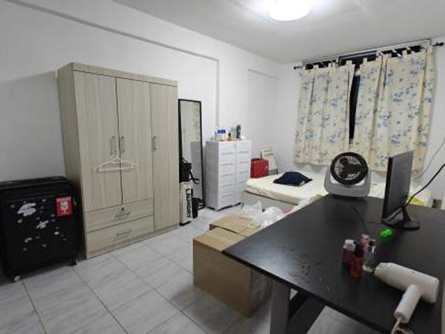 Room for rent in Hougang