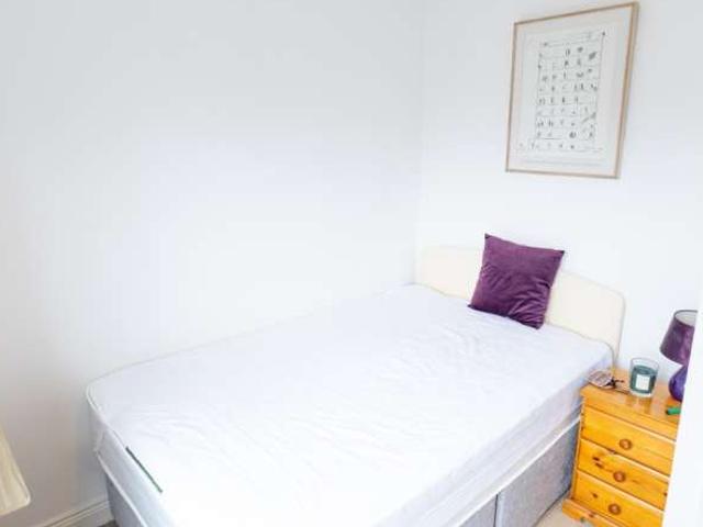 Room to rent in Dublin 4, Bluebell