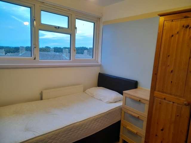 Room for rent in London Borough of Croydon, Shirley