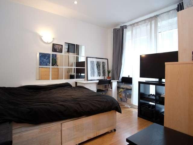 Room for rent in Angel, Greater London