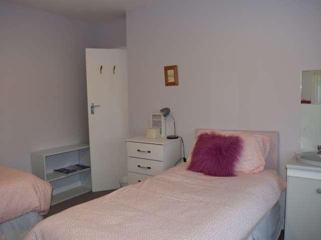 Room to rent in Dublin 5, Bluebell