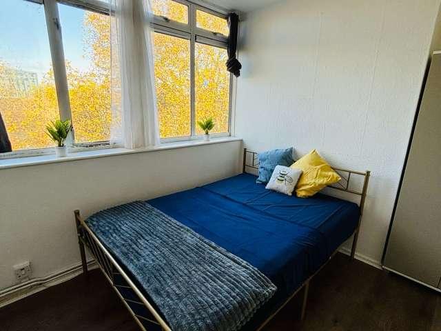 Room for rent in Kensal Town, Greater London