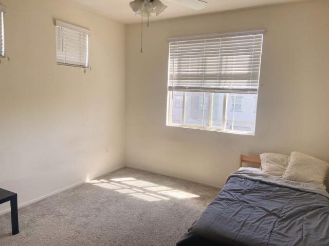 Room for rent in Canoga Park, California
