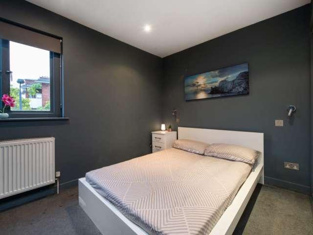 Room for rent in Brompton, Greater London