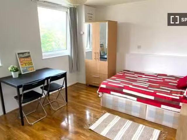 House for rent in Kensal Town, Greater London