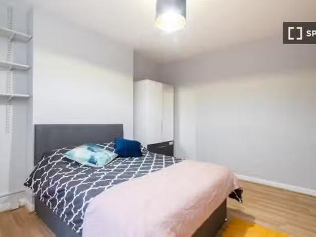 House for rent in Stockwell, Greater London