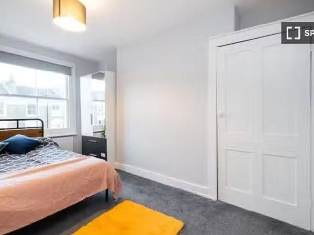 House for rent in Stockwell, Greater London