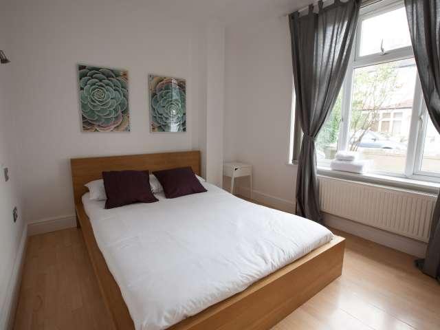 Room for rent in London Borough of Merton, Mitcham