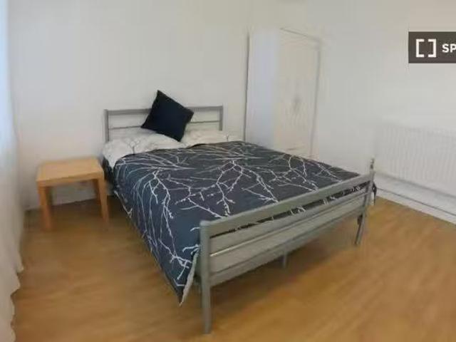 House for rent in Myatt's Fields, Greater London