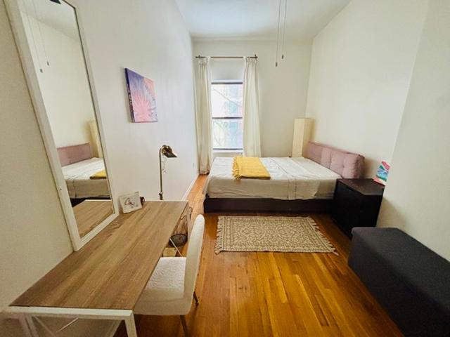 Room for rent in Arverne, New York