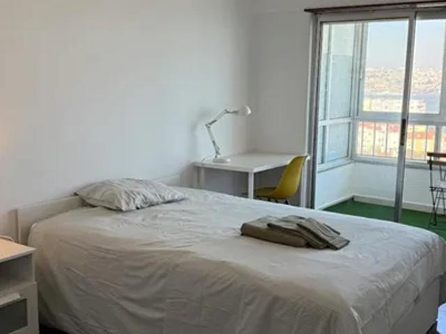 Quarto alugar em Cova do Vapor, Almada
