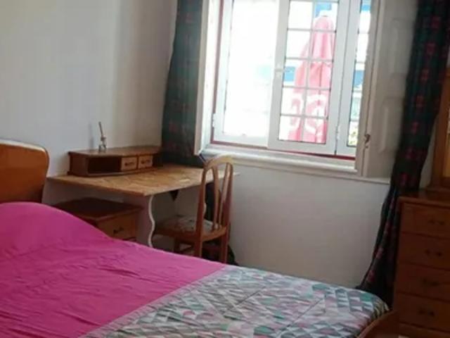 Quarto alugar em Santo António da Caparica, Almada