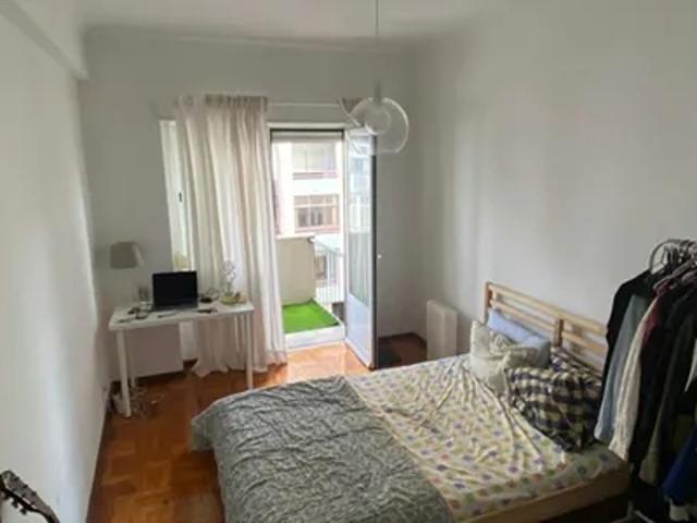 Quarto alugar em Ginjal, Almada