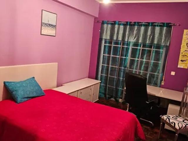 Quarto alugar em Cova da Piedade, Almada