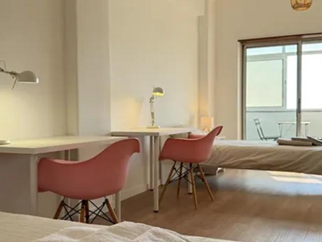 Quarto alugar em Torcatas, Almada