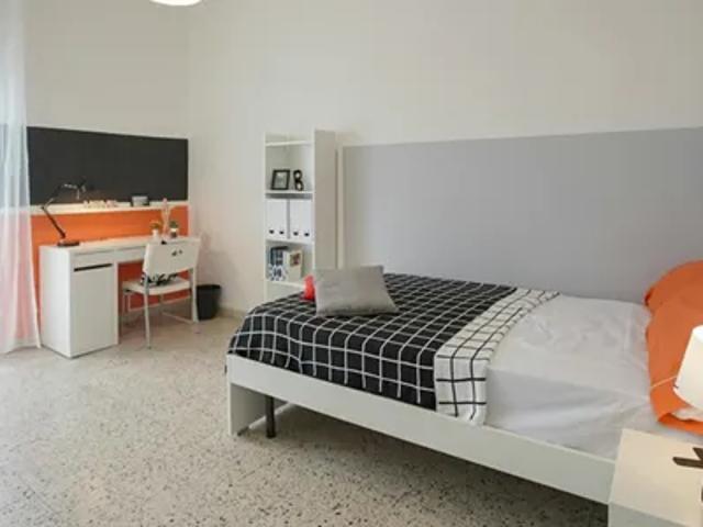 Stanza in affitto a Municipalità 5, Napola