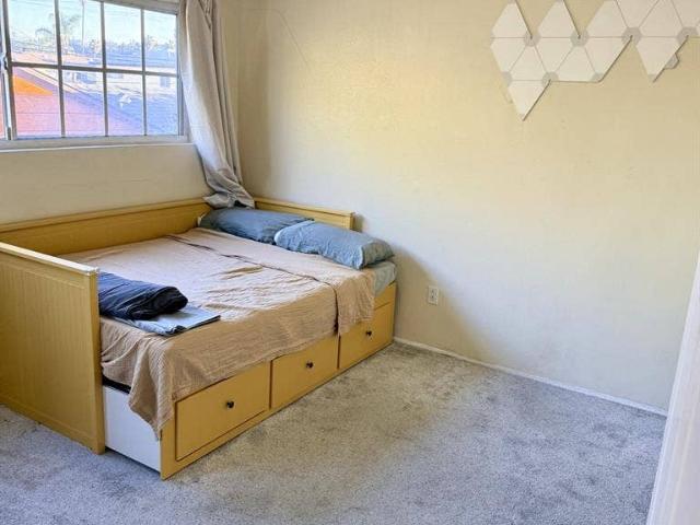 Room for rent in Canoga Park, California