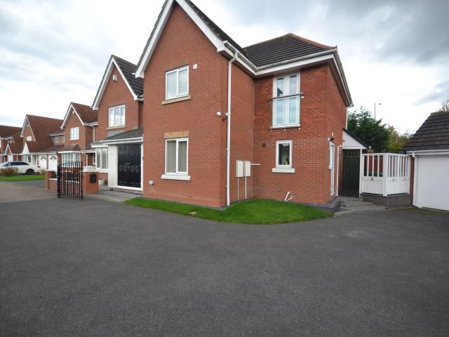 Room for rent in Heath Park, Park Village