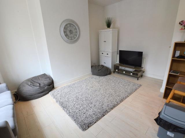 Room for rent in Burley, West Yorkshire