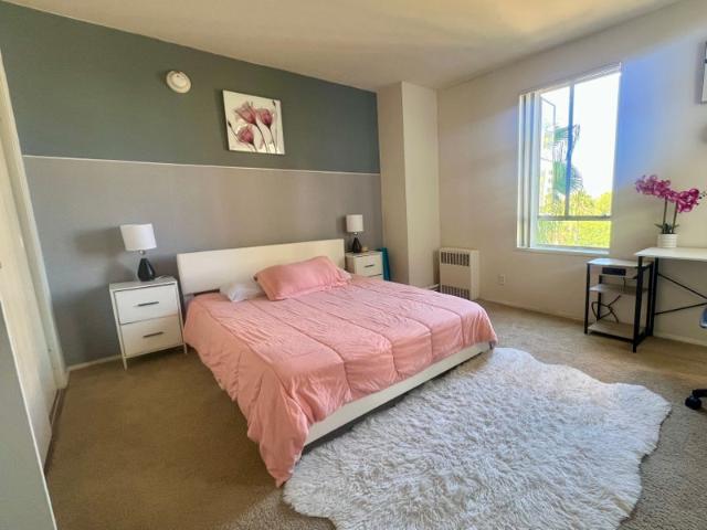 Room for rent in Canoga Park, California