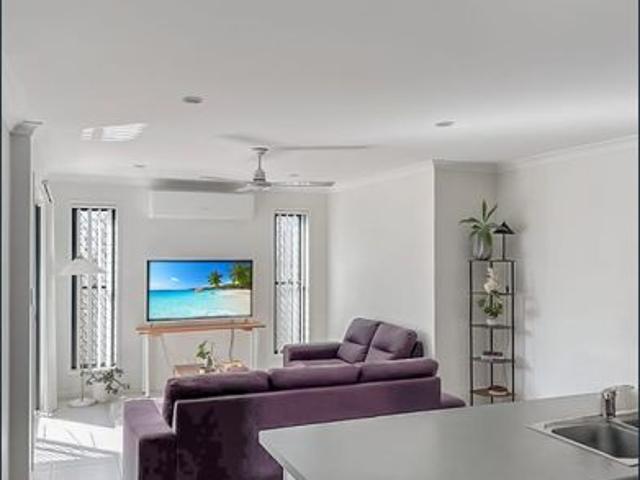 Room for rent in Kings Creek, Queensland