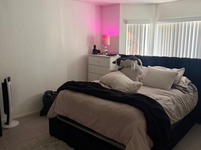 Room for rent in Burbank, California