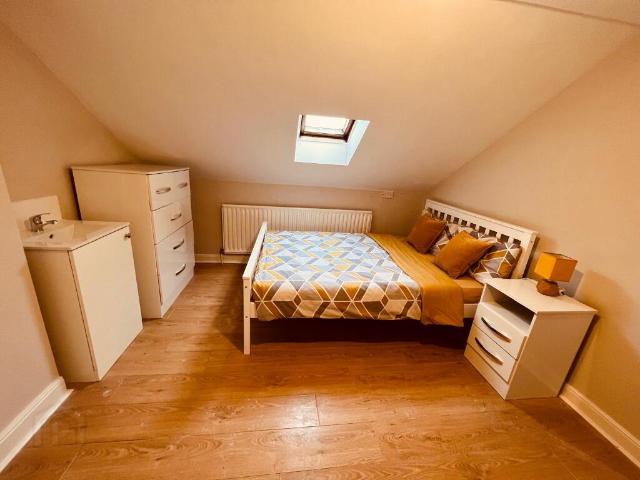 Room for rent in Queen's Quarter, Northern Ireland