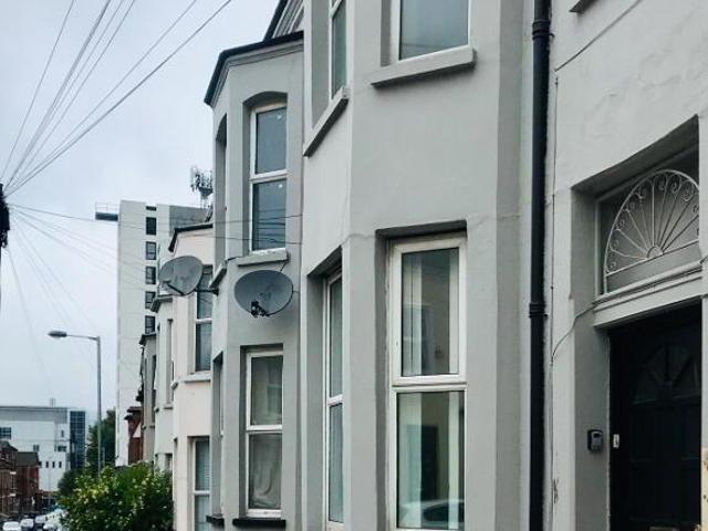 Room for rent in Queen's Quarter, Northern Ireland