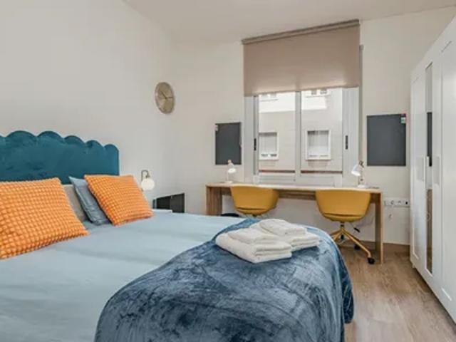 Habitación en alquiler en Cornellà De Llobregat, Barcelona