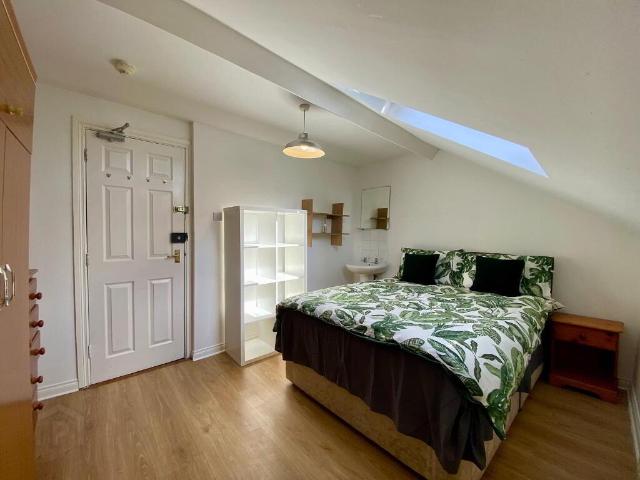Room for rent in Sandy Row, Northern Ireland