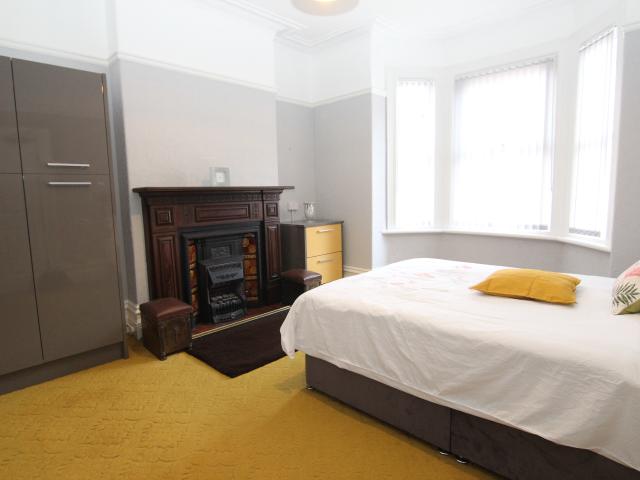 Room for rent in Greenheys, Greater Manchester