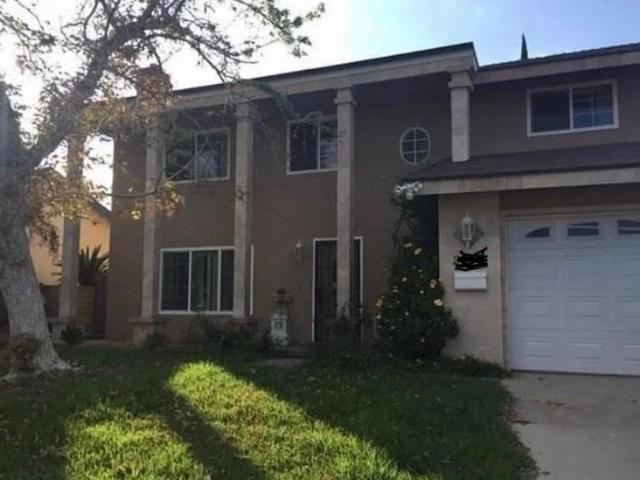 Room for rent in Canyon Country, California