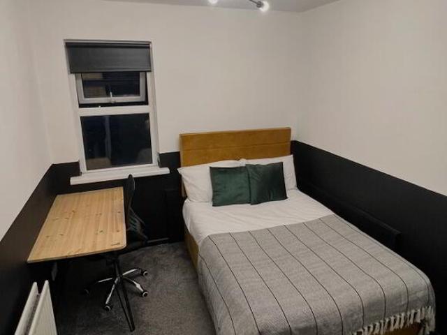 Room for rent in Queen's Quarter, Northern Ireland