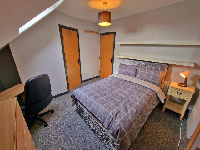 Room for rent in Clarawood, Northern Ireland