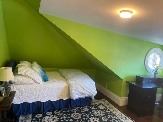 Room for rent in Massachusetts