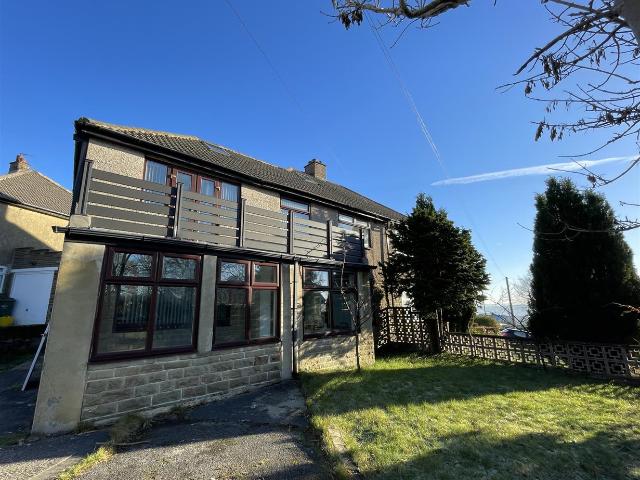 Room for rent in Warley Town, West Yorkshire