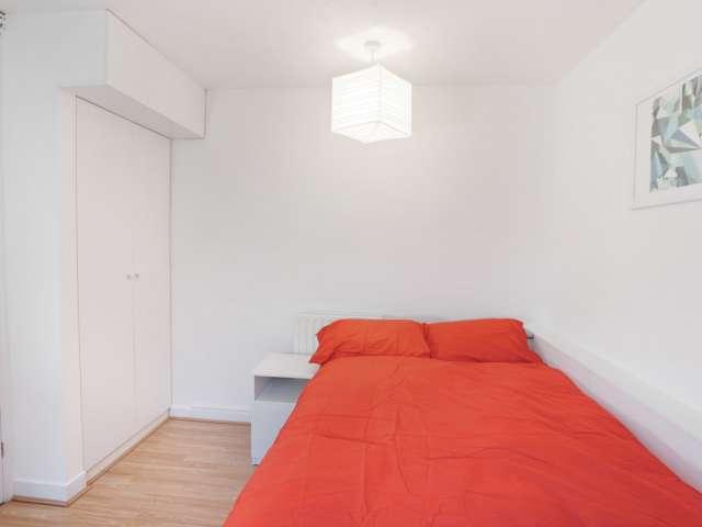 Room for rent in London Borough of Tower Hamlets, Greater London