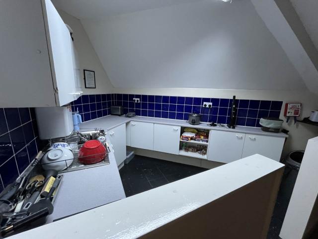 Room for rent in Falcon Lodge, Wales