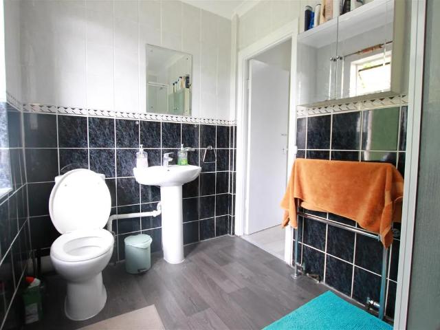Room for rent in St Raphaels, Greater London