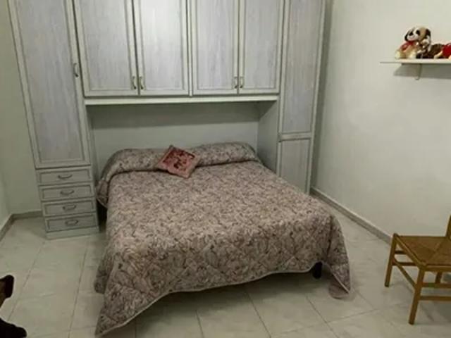 Stanza in affitto a Municipalità 4, Napola