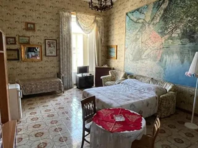 Stanza in affitto a Municipalità 4, Napola