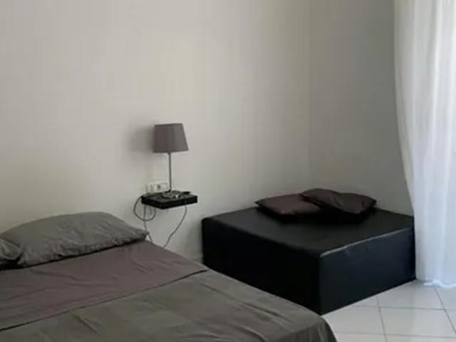 Stanza in affitto a Municipalità 4, Napola