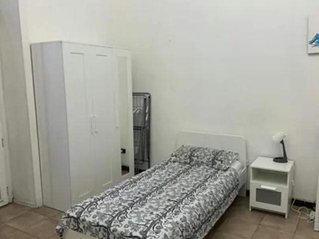 Stanza in affitto a Municipalità 4, Napola