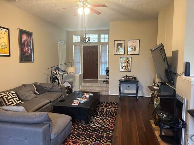Room for rent in Lakeview, Austin
