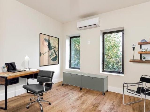 Room for rent in Arverne, New York