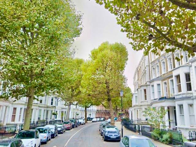 Room for rent in Earl's Court, Greater London