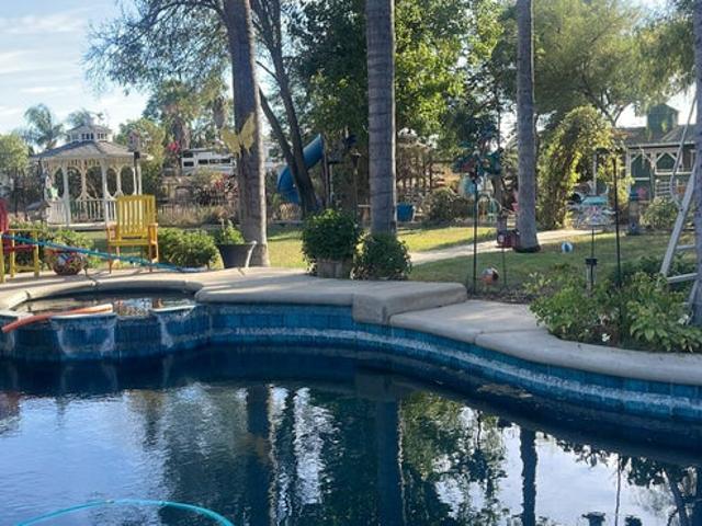 Room for rent in California