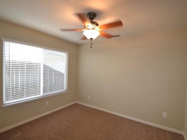 Room for rent in Mather, California