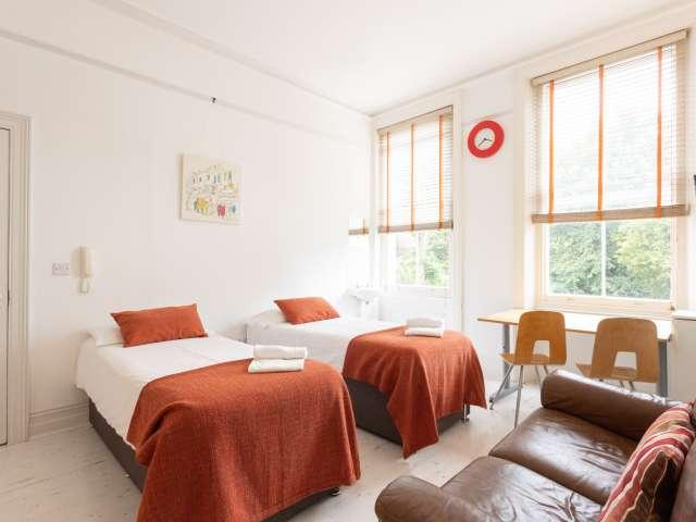 Room for rent in Earl's Court, Greater London