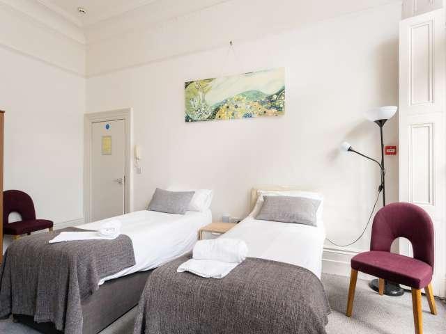 Room for rent in Earl's Court, Greater London
